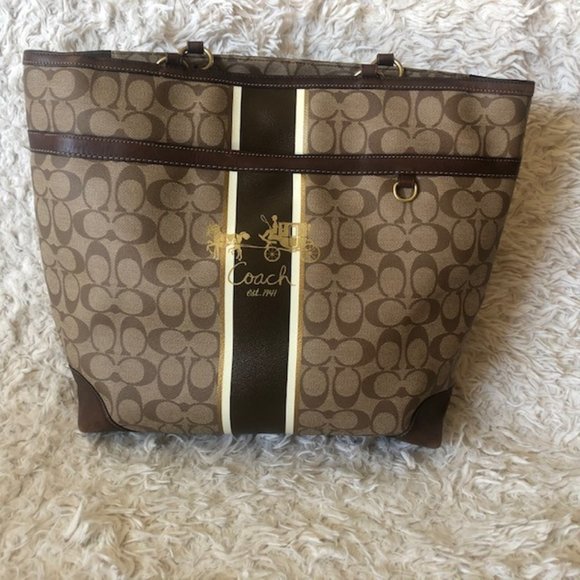 Coach Handbags - Coach Leather Hamptons Tote